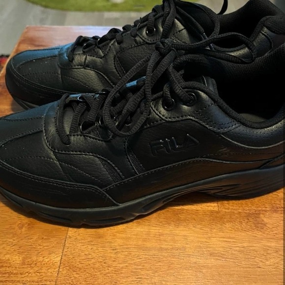 Fila Memory Foam Sneaker - Picture 1 of 3